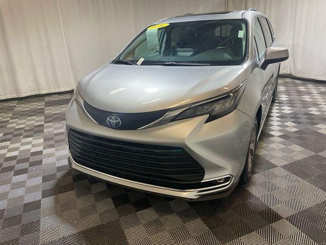 used 2024 Toyota Sienna car, priced at $45,500