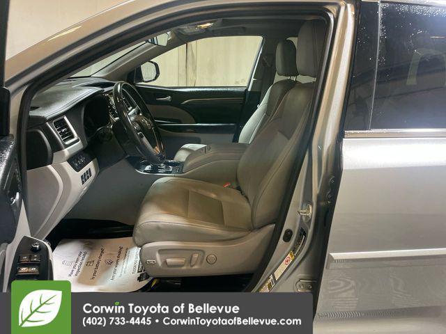 used 2019 Toyota Highlander car, priced at $28,000