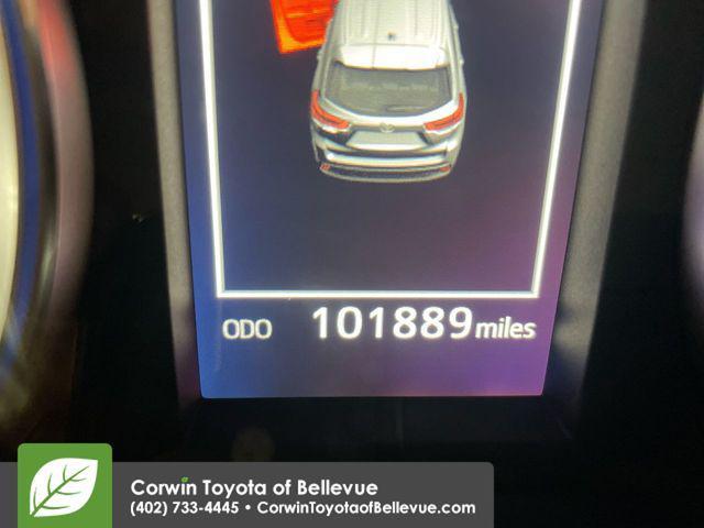 used 2019 Toyota Highlander car, priced at $28,000