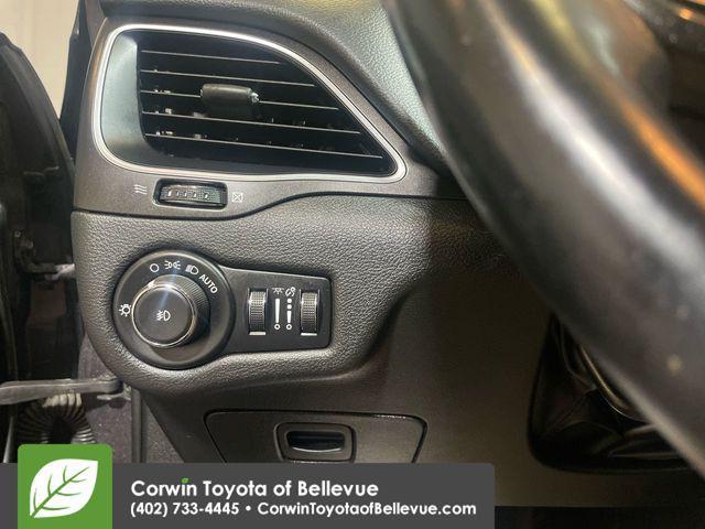 used 2019 Jeep Cherokee car, priced at $17,500