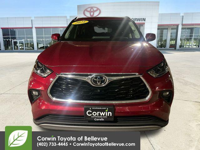 used 2021 Toyota Highlander car, priced at $36,500