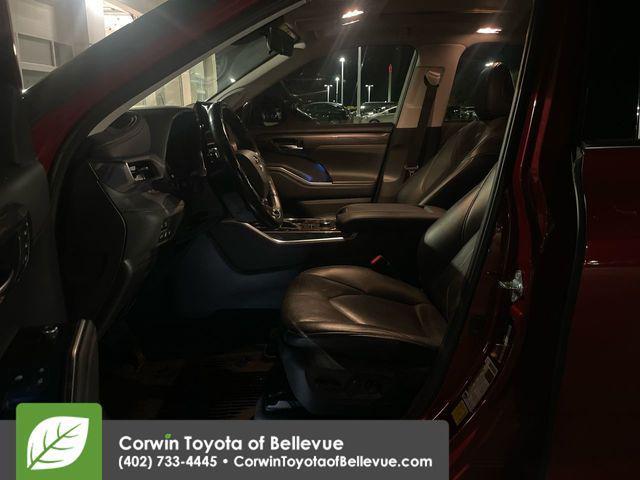 used 2021 Toyota Highlander car, priced at $36,500