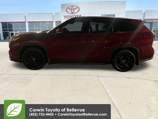used 2021 Toyota Highlander car, priced at $36,500