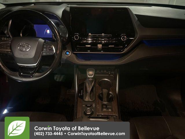 used 2021 Toyota Highlander car, priced at $36,500