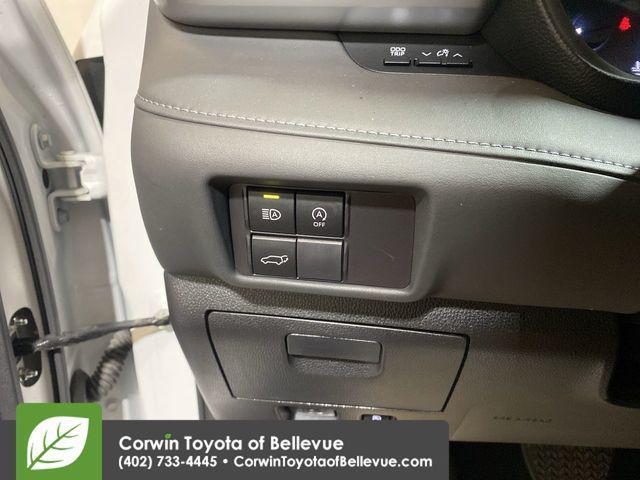 used 2023 Toyota Highlander car, priced at $38,500