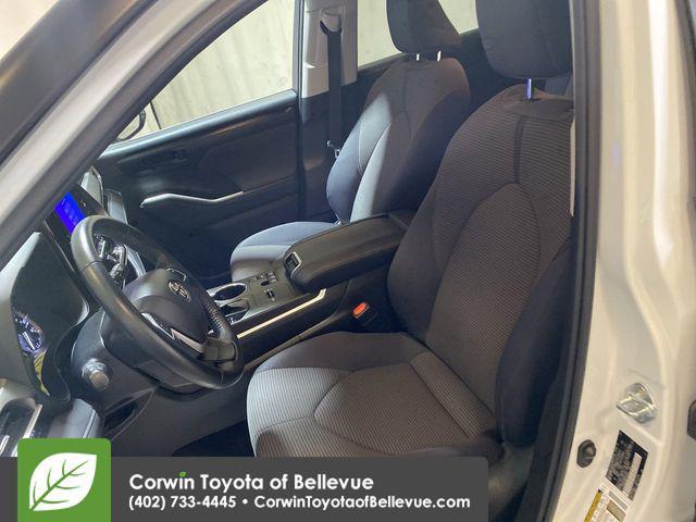 used 2023 Toyota Highlander car, priced at $38,500