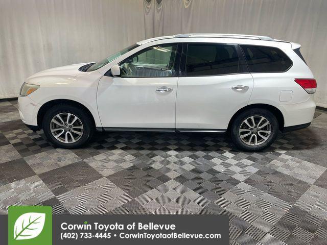 used 2013 Nissan Pathfinder car, priced at $7,000