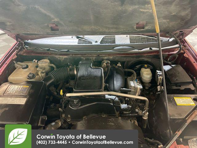 used 2004 GMC Envoy car, priced at $5,750