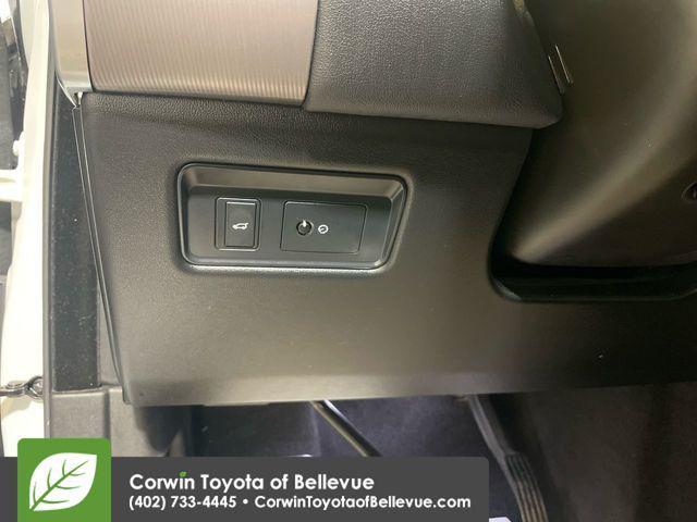 used 2018 Land Rover Range Rover Sport car, priced at $25,000