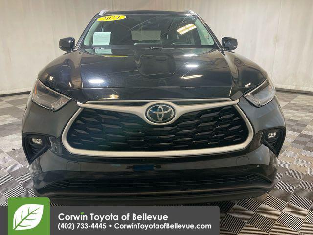 used 2024 Toyota Highlander car, priced at $42,750
