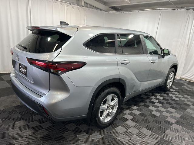 used 2024 Toyota Highlander car, priced at $35,900