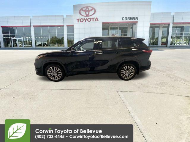 used 2021 Toyota Highlander car, priced at $38,500