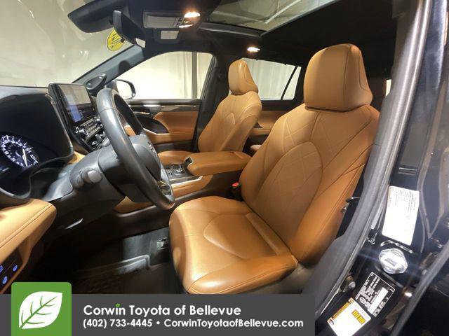 used 2021 Toyota Highlander car, priced at $38,500