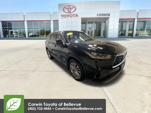 used 2021 Toyota Highlander car, priced at $38,500