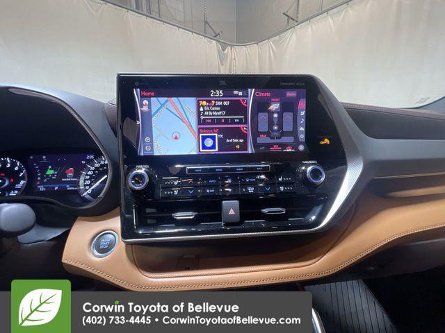 used 2021 Toyota Highlander car, priced at $38,500