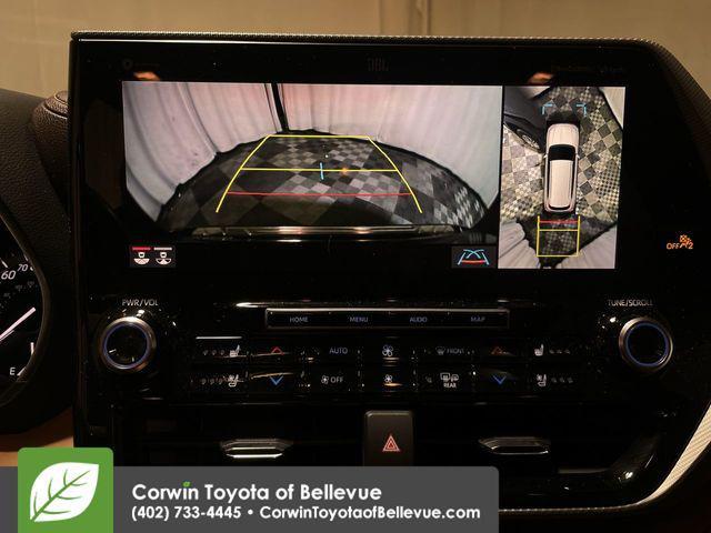 used 2021 Toyota Highlander car, priced at $38,500