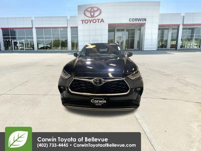used 2021 Toyota Highlander car, priced at $38,500