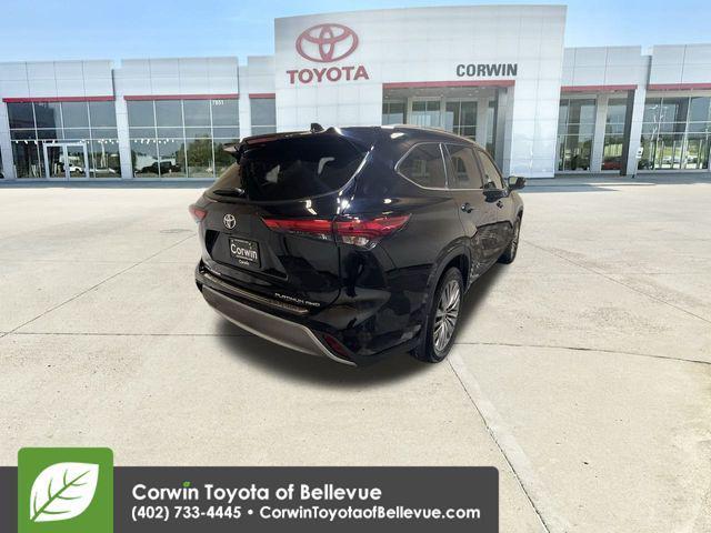 used 2021 Toyota Highlander car, priced at $38,500