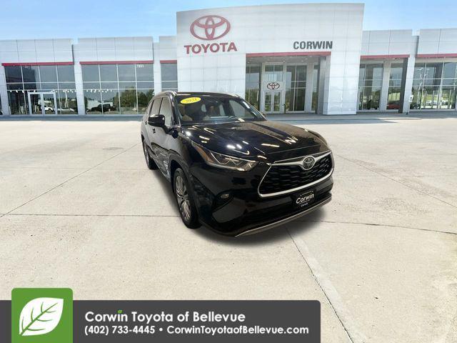 used 2021 Toyota Highlander car, priced at $38,500