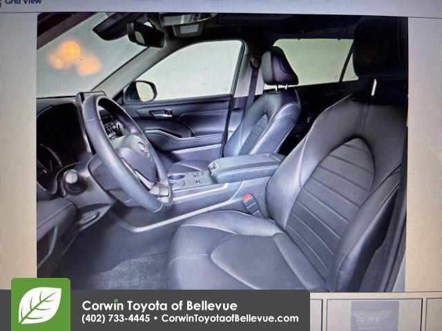 used 2024 Toyota Highlander car, priced at $41,500