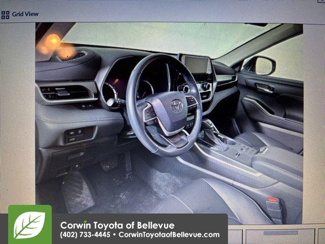 used 2024 Toyota Highlander car, priced at $41,500