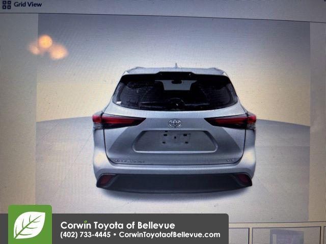 used 2024 Toyota Highlander car, priced at $41,500