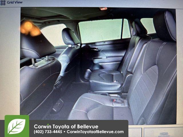 used 2024 Toyota Highlander car, priced at $41,500