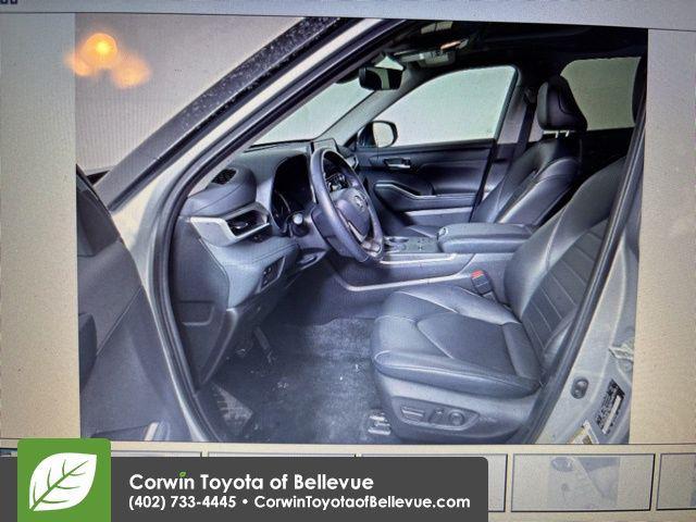 used 2024 Toyota Highlander car, priced at $41,500
