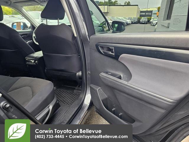 used 2020 Toyota Highlander car, priced at $28,300