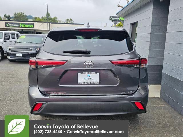 used 2020 Toyota Highlander car, priced at $28,300