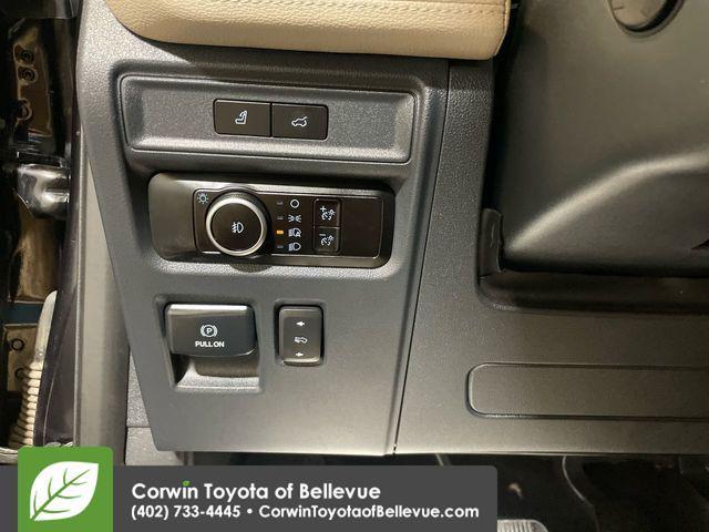 used 2023 Ford Expedition car, priced at $42,500
