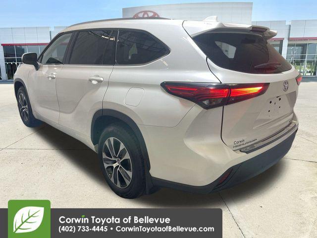 used 2021 Toyota Highlander car, priced at $31,900