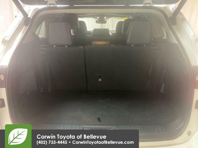 used 2021 Toyota Highlander car, priced at $31,900