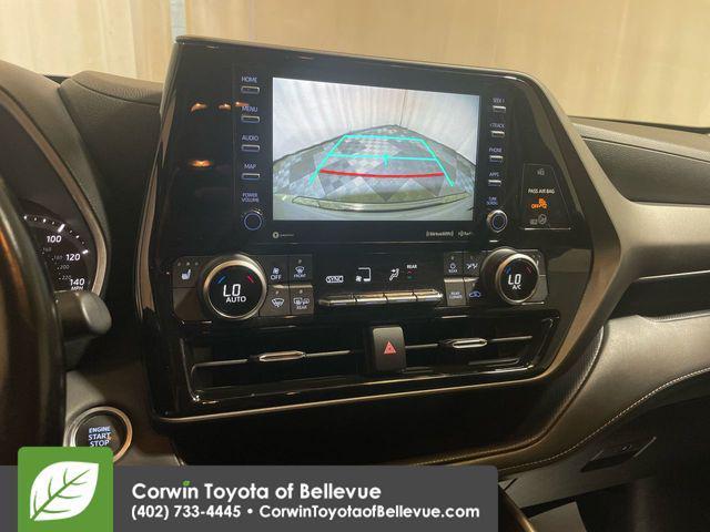 used 2021 Toyota Highlander car, priced at $31,900