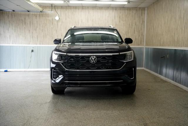 used 2024 Volkswagen Atlas car, priced at $42,875