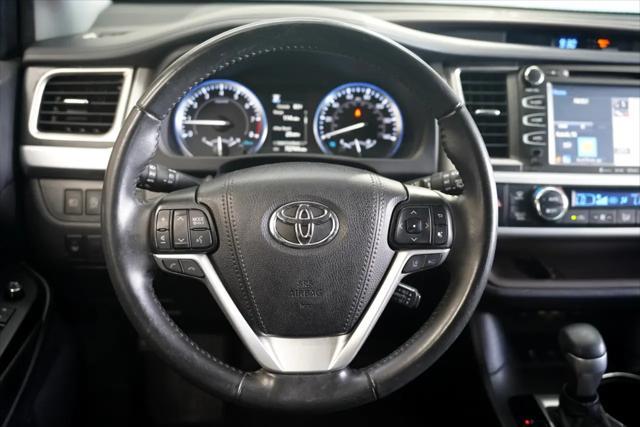 used 2019 Toyota Highlander car, priced at $26,675