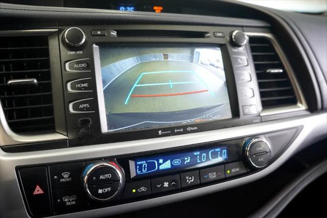 used 2019 Toyota Highlander car, priced at $26,675