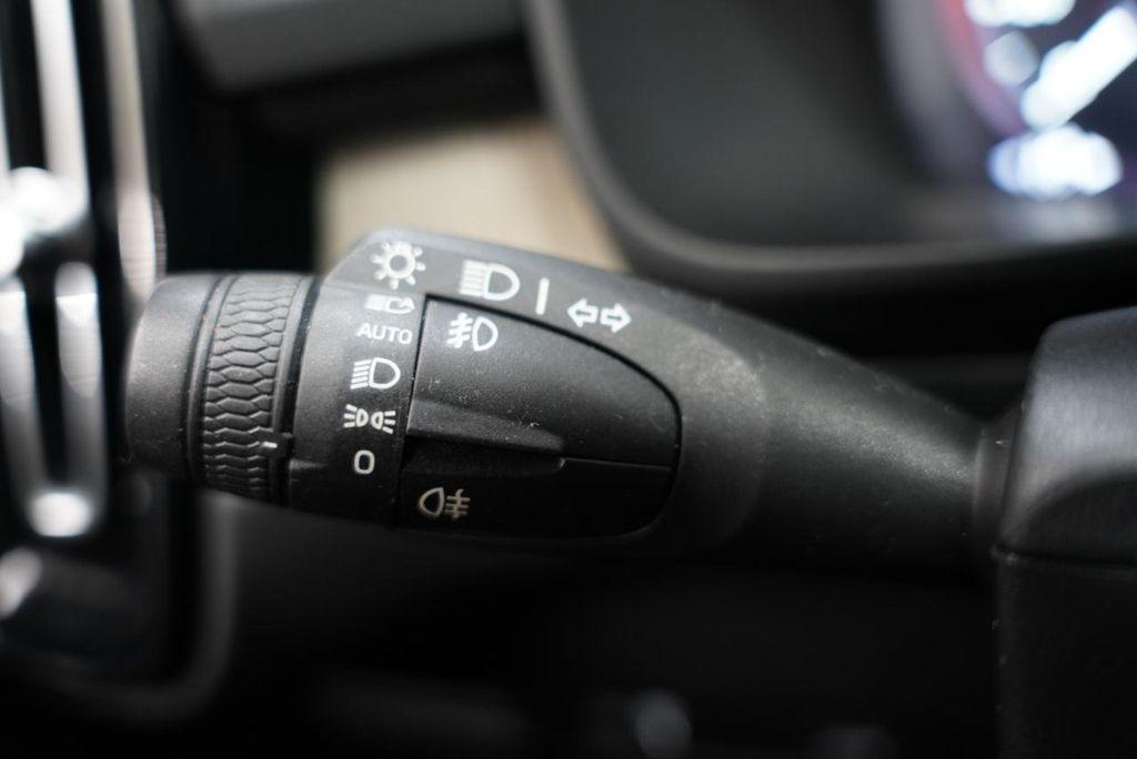 used 2019 Volvo XC40 car, priced at $21,675