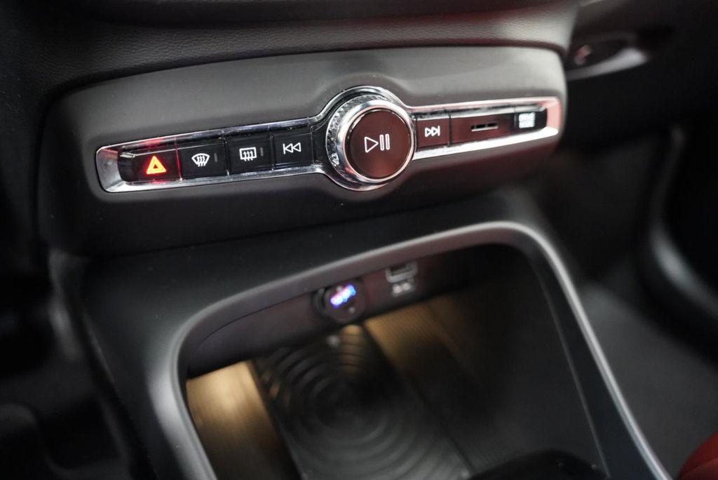 used 2019 Volvo XC40 car, priced at $21,675