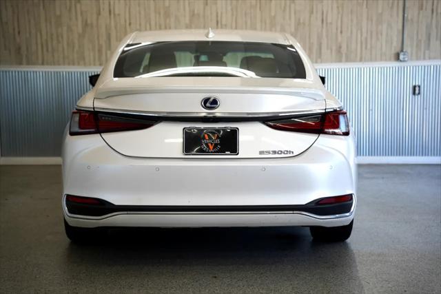 used 2020 Lexus ES 300h car, priced at $29,475