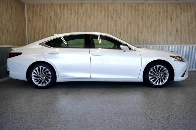 used 2020 Lexus ES 300h car, priced at $29,475