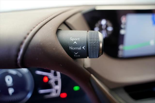 used 2020 Lexus ES 300h car, priced at $29,475