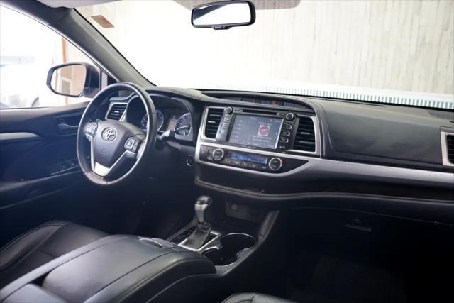 used 2016 Toyota Highlander car, priced at $16,675