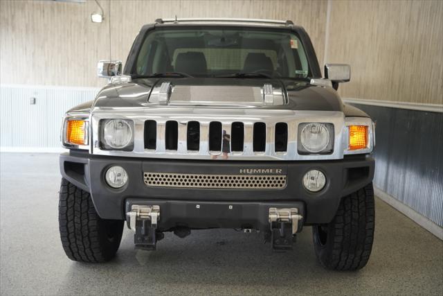 used 2009 Hummer H3T car, priced at $23,475