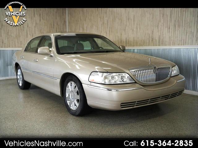 used 2004 Lincoln Town Car car, priced at $5,575