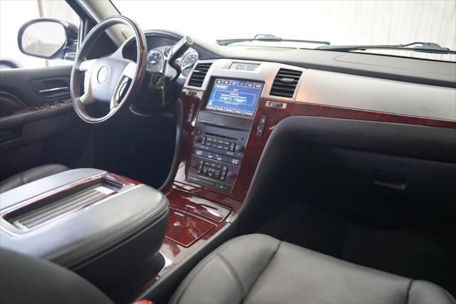 used 2013 Cadillac Escalade car, priced at $14,875