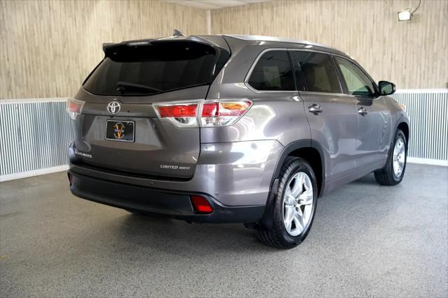 used 2016 Toyota Highlander car, priced at $22,875