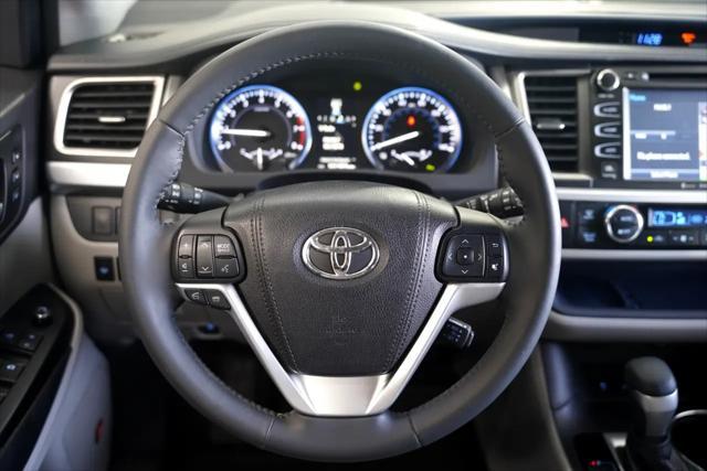 used 2016 Toyota Highlander car, priced at $22,875