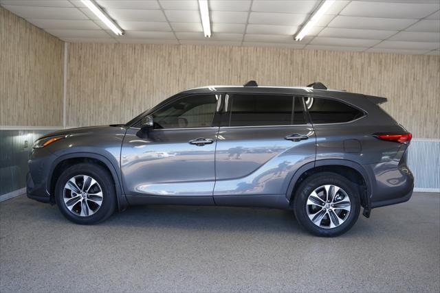 used 2021 Toyota Highlander car, priced at $28,275