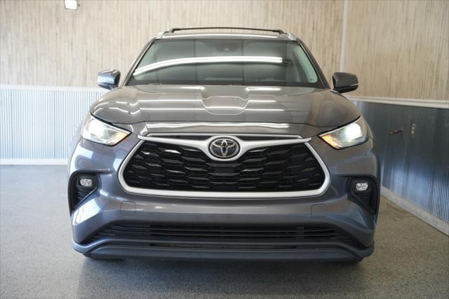 used 2021 Toyota Highlander car, priced at $28,275